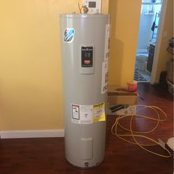 Brand New  Never Used  Electric Water Heater      Great For Someone With Solar Or An Extra Heater To Heat Swimming Pool Turn On And Off As Needed