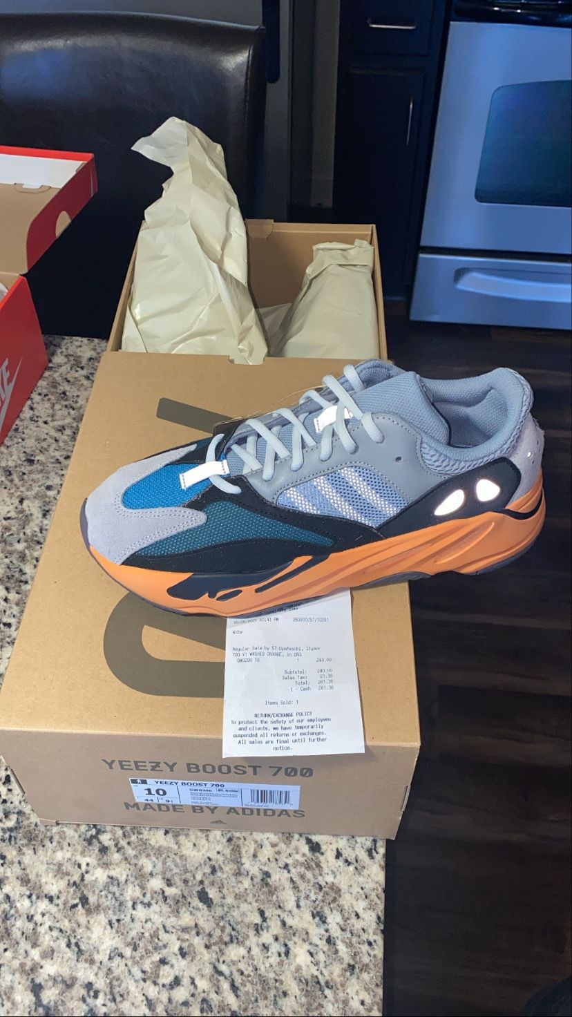 Yeezys 700 Size 10