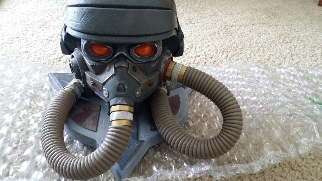 Killzone Helghast Helmet Collector's Item From Killzone 3, Ps3 Kill zone Statue