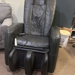 massage chair good condition  see the puctures