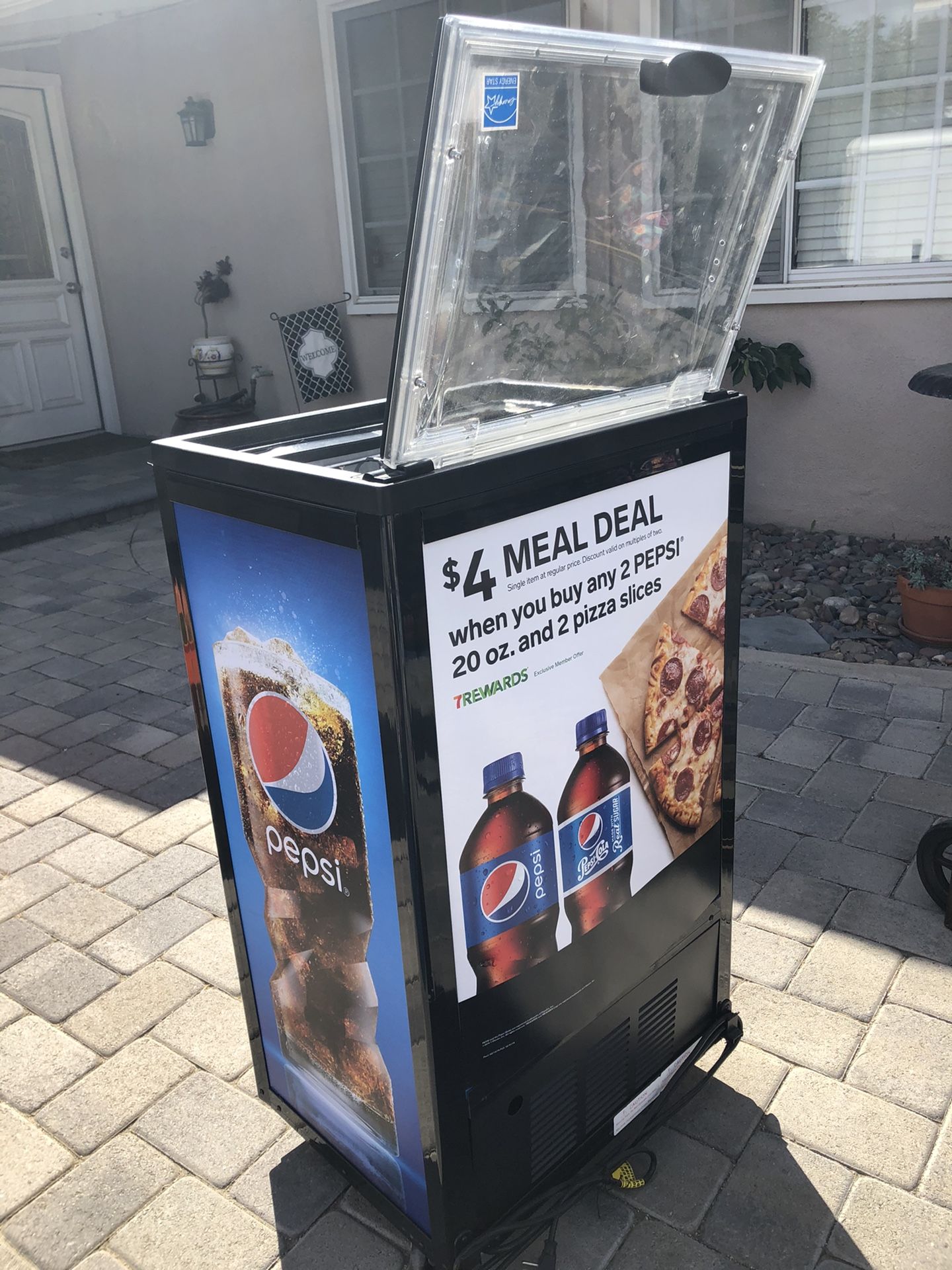 Soda refrigerator for Sale in Redlands, CA OfferUp