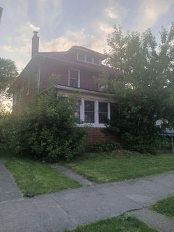 House 4 Sale. .,.... 3/1 w Garage and Basement!!!