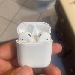 AirPods