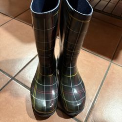 Women Size 10 New Rain boots 