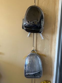 VENDO BOLSO PARA GARGAR GATOS Y PERROS  LOS DOS EN $50  UNO $30