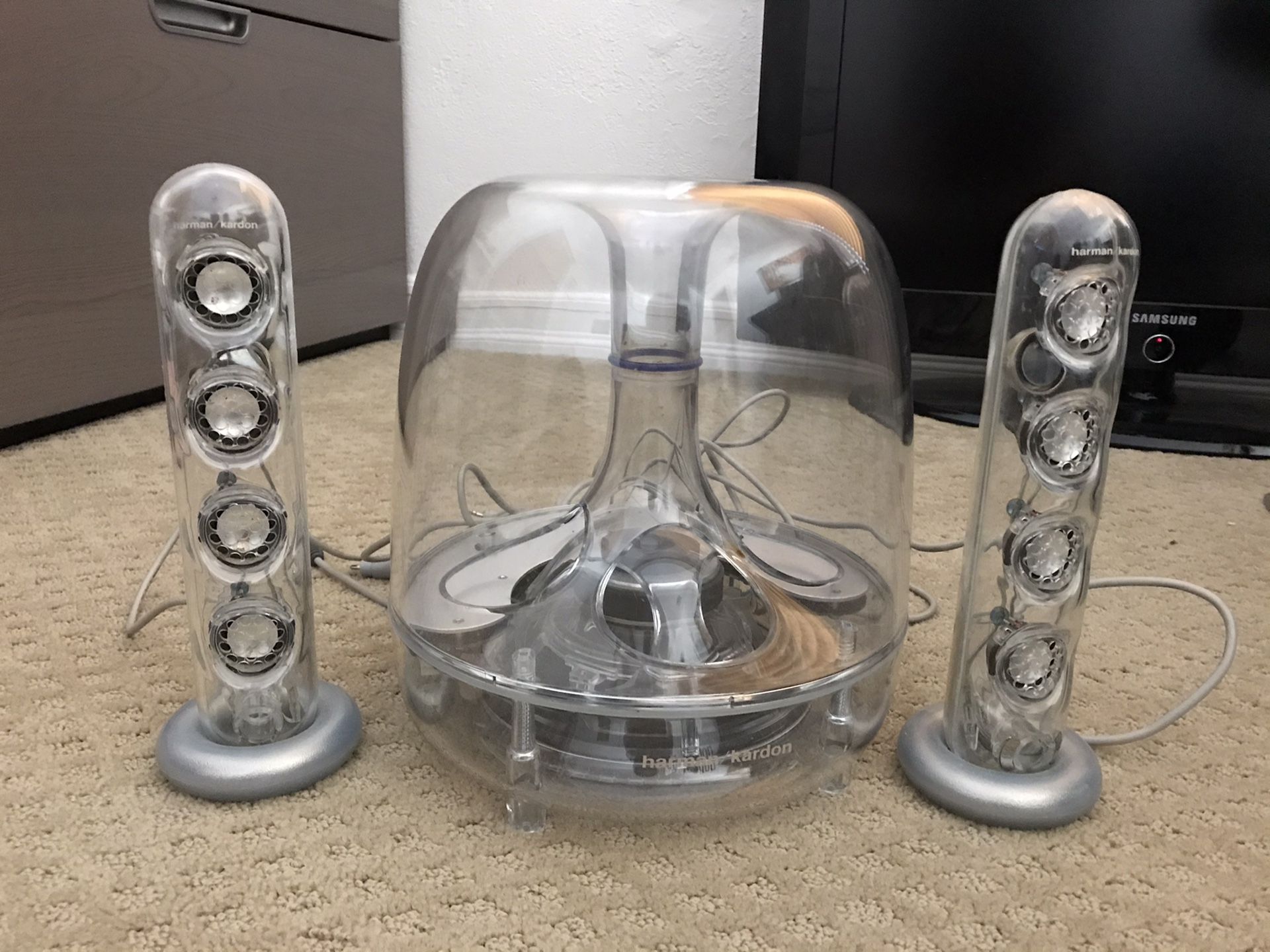 Harman/ Kardon speaker