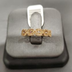 CLUSTER STYLE RING