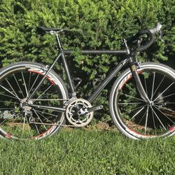 Road Bike - Trek 54cm, Ultegra, Zipp - Race Ready!