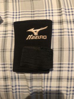 Mizuno wrist brace