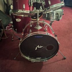 Vintage 5 Pc Drum Set
