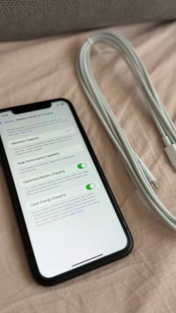 Apple iPhone XR 64GB Unlocked