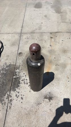 Acetylene bottle full. 65cuft