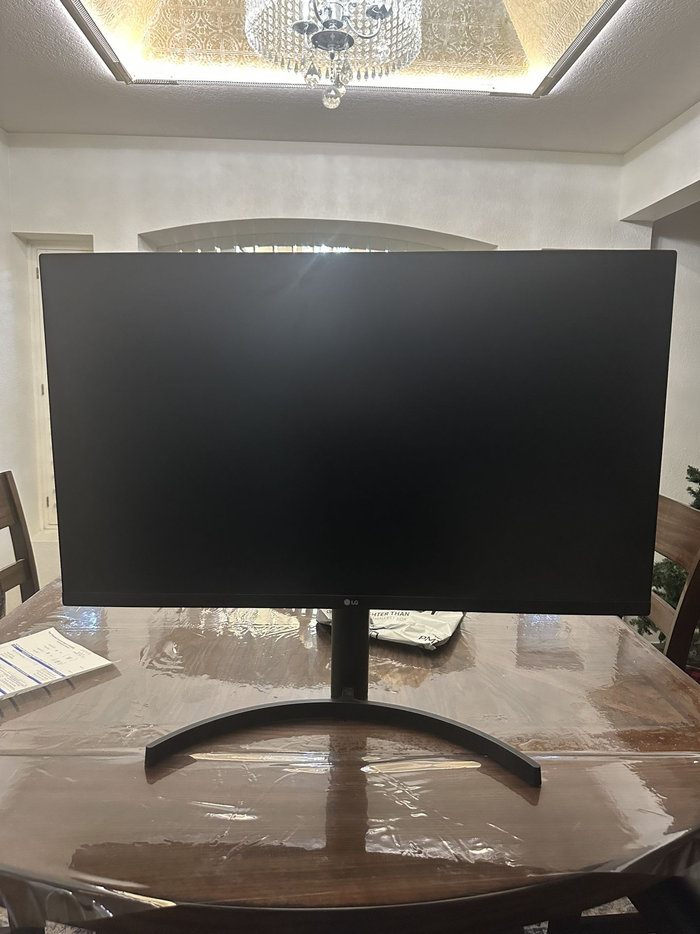 LG 2.5k QHD IPS 32 Inch Monitor