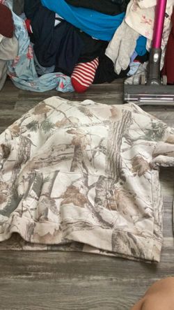 Hollister camo hoodie