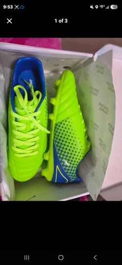 Soccer cleats