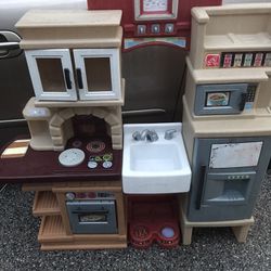 Very Nice Like New Large Kids Play Kitchen Only $45 Firm
