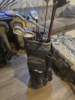 GOLF CLUBS WITH GOLF BAG (12 CLUBS SET)