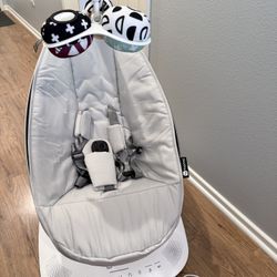 Mamaroo 4 Moms