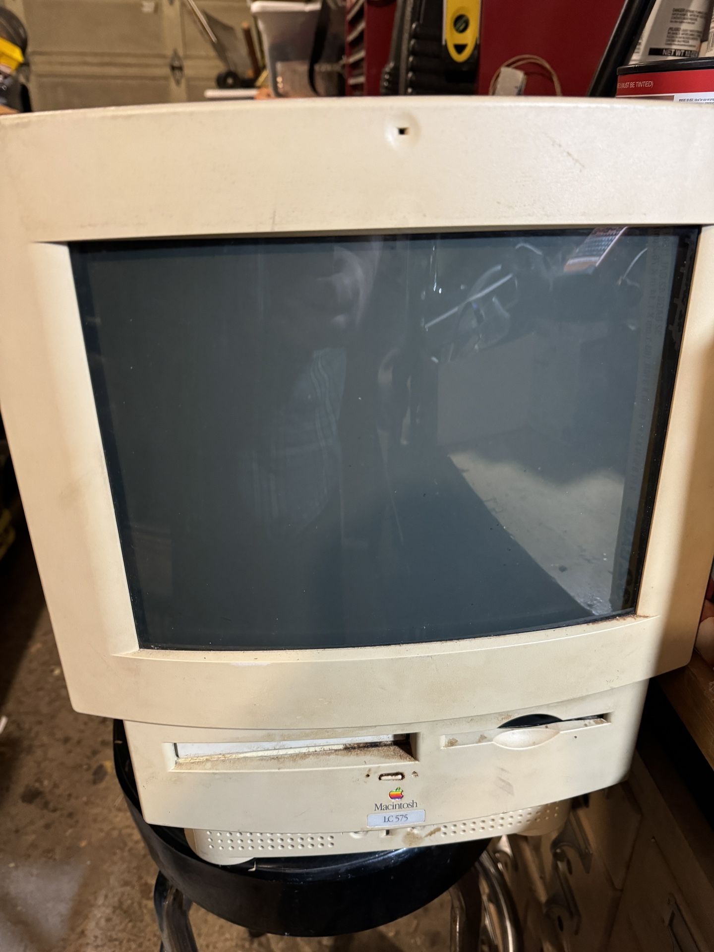 Vintage Macintosh LC Performa 575
