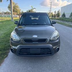 2013 Kia soul + Wagon $5500