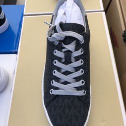 SIZE 7 MICHAEL KORS GRAFFITI MK BRAND NEW
