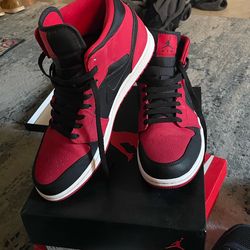 Air Jordan Mid 1 Size 11.5