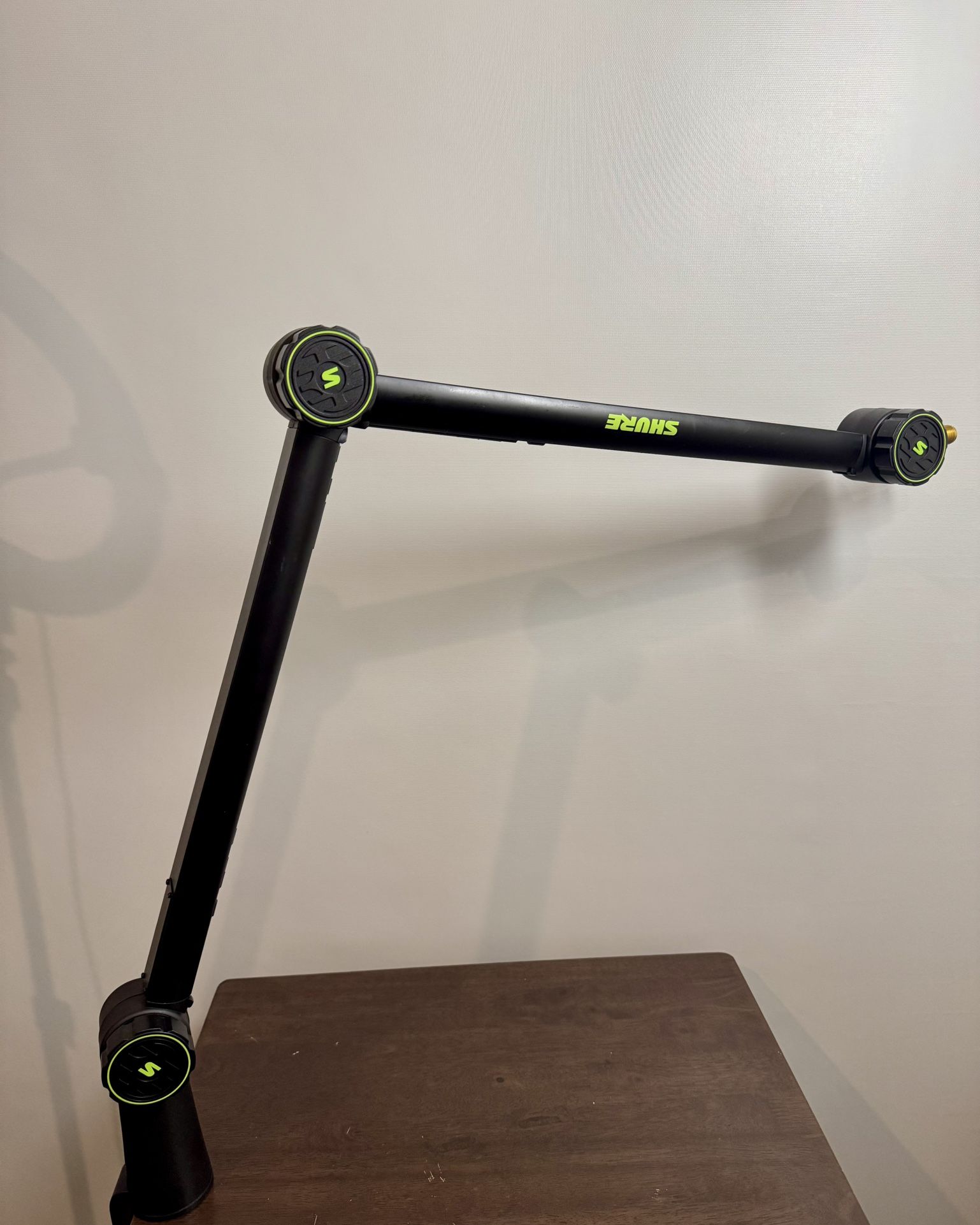 Shure Deluxe Articulating Desktop Mic Boom Stand