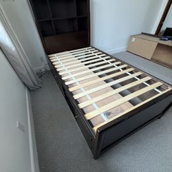 Twin Bed With Bookshelf And Four Drawers 