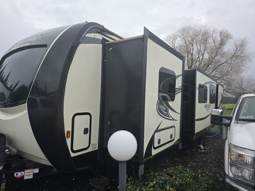 2019 Sporttrek Touring Edition