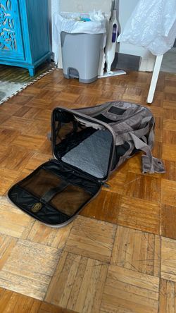 Small dog or cat carrier