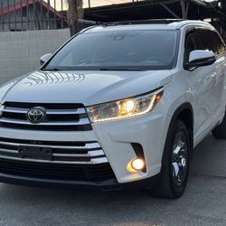 2017 TOYOTA HIGHLANDER 