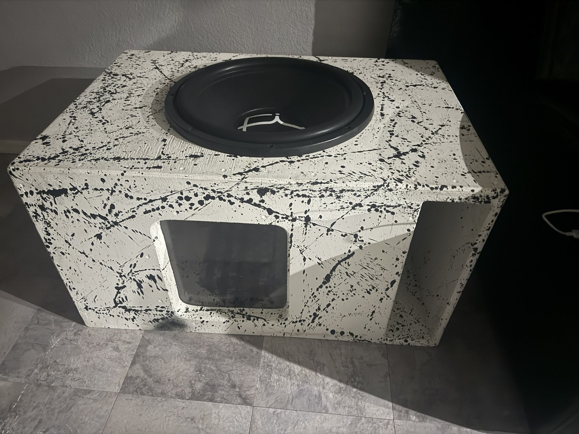18 Inch Car Audio Subwoofer In A Custom Box TRADE 