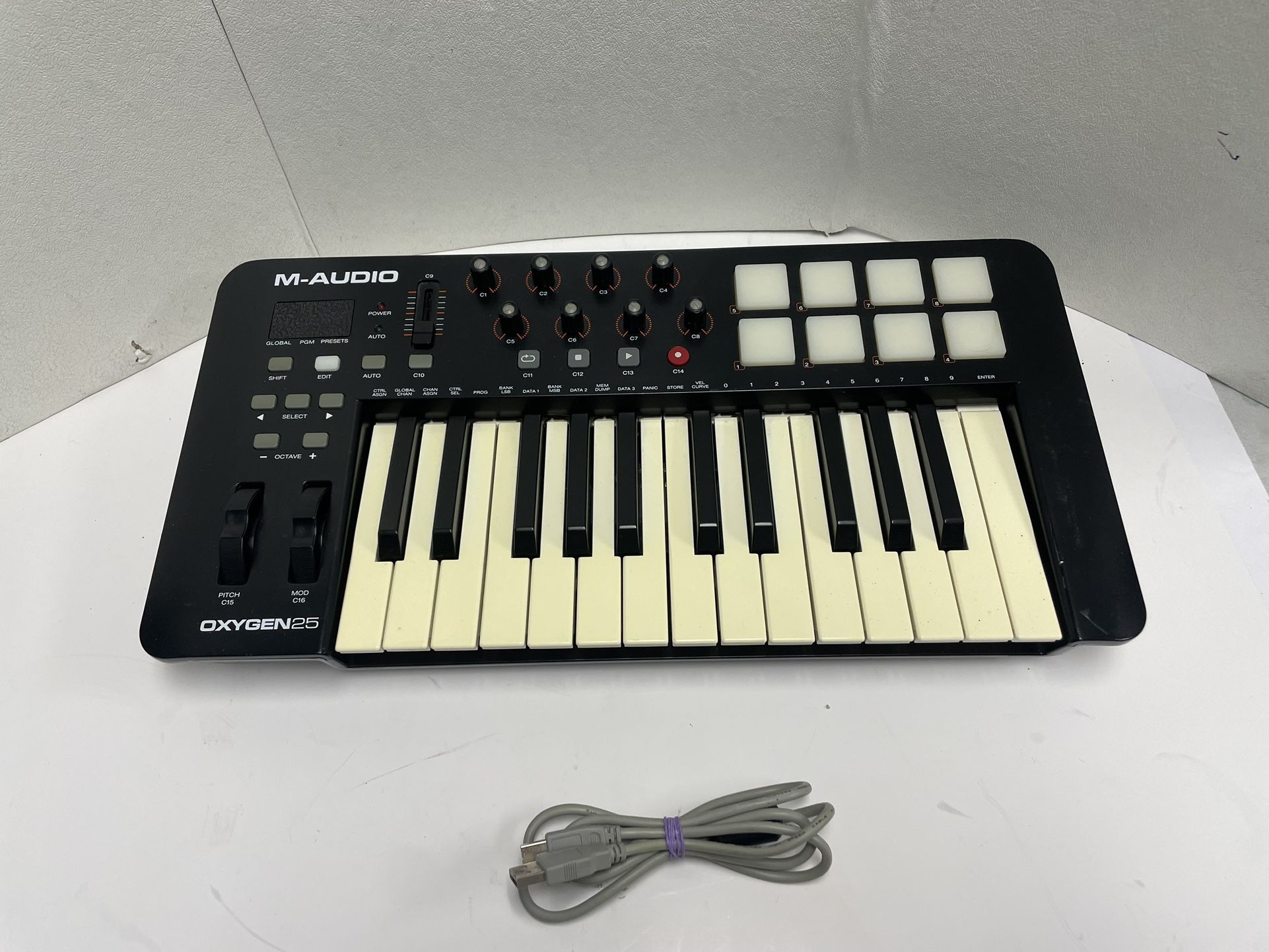 M-Audio Oxygen 25 Key MIDI USB Controller Velocity Sensitive Keys In black