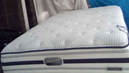 King Size Mattress (Colchón King Size)
