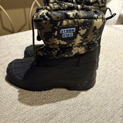 Boys Snow Boots Size 4y 