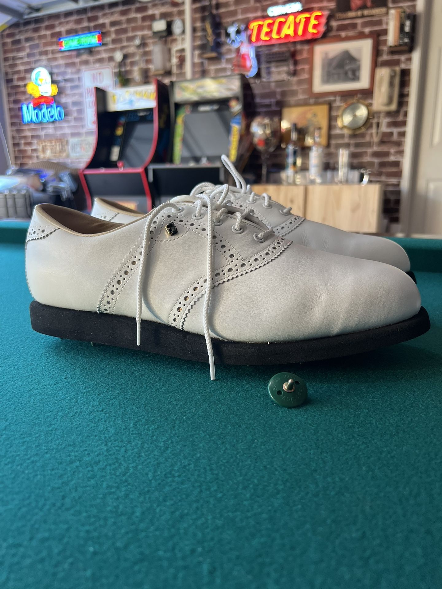 FootJoy Men’s Golf Shoes Size 10.5 W Soft Joys 59543 Brand New White Metal Spike