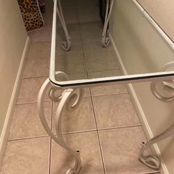 glass table 