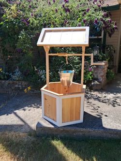 Wishing Well Lawn and Garden Decor