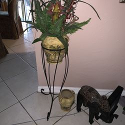 Elephants 🐘 Vase 🏺 With Stand