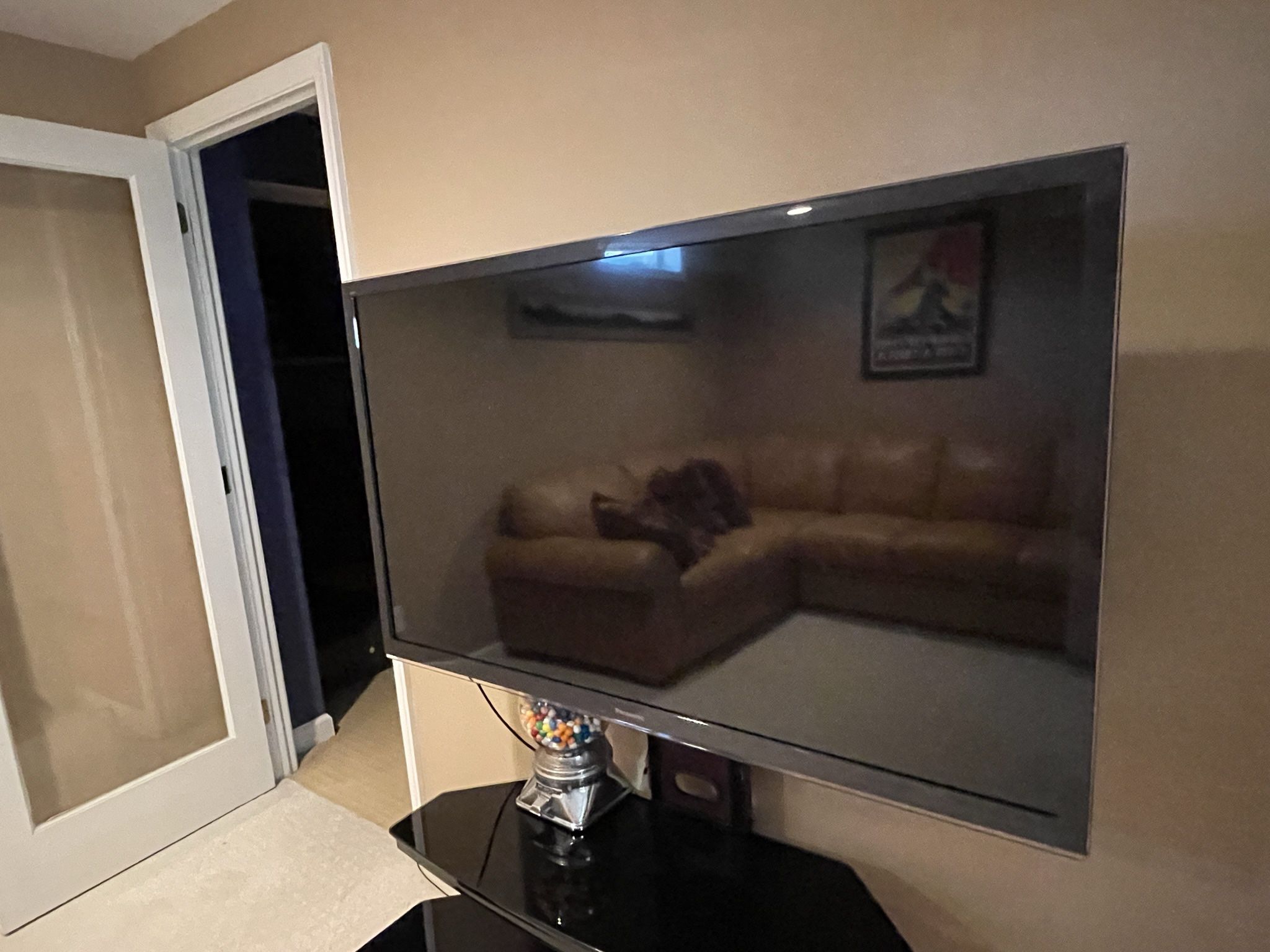 Panasonic 55” LCD 3d TV With Mounting Glass Stand
