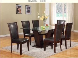 Nice table and chairs/ 7pc Dining table