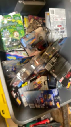LOTS of hot wheels!!!