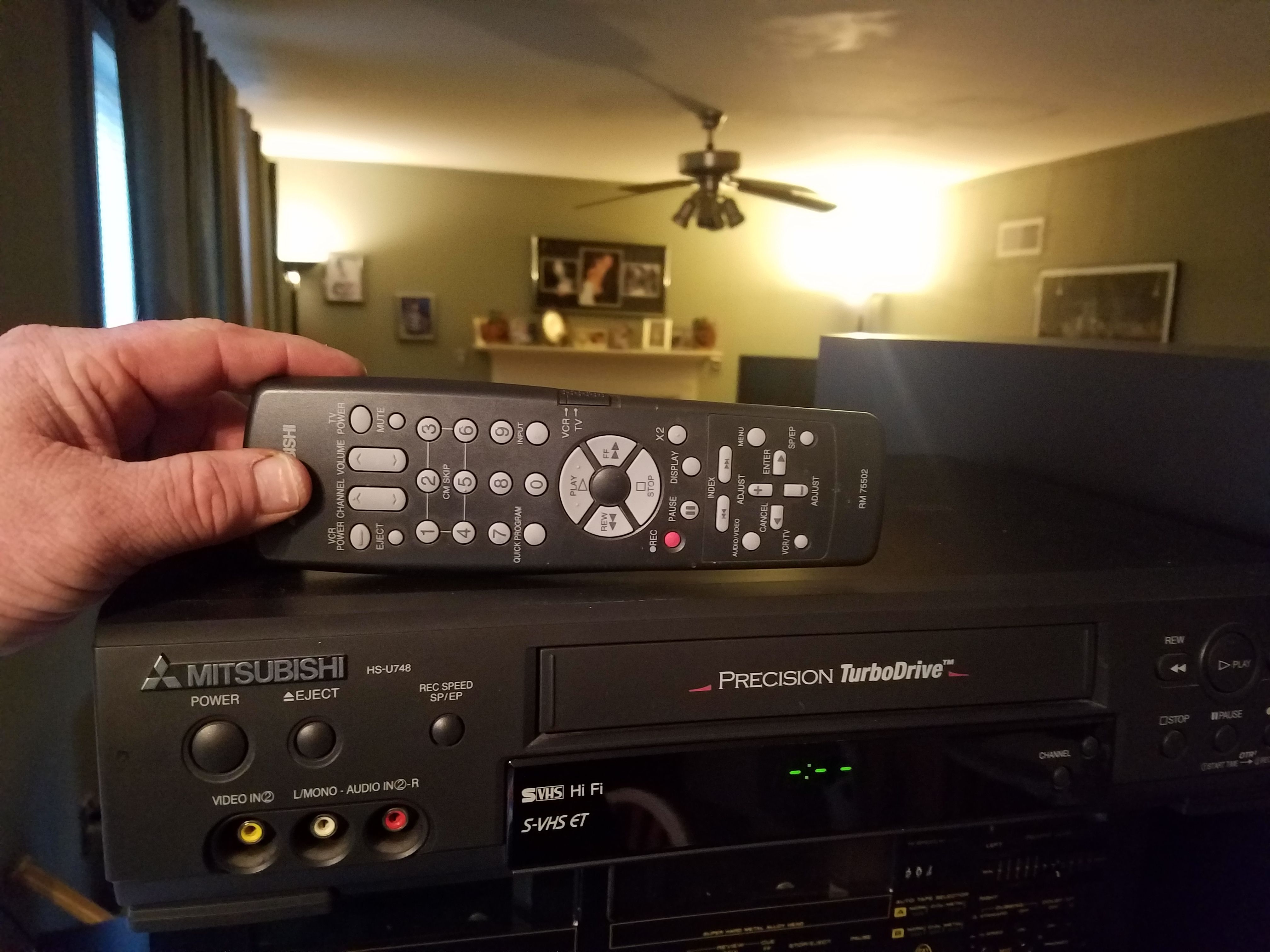 Mitsubishi hs-u748 s-video hi fi stereo VCR works looks great