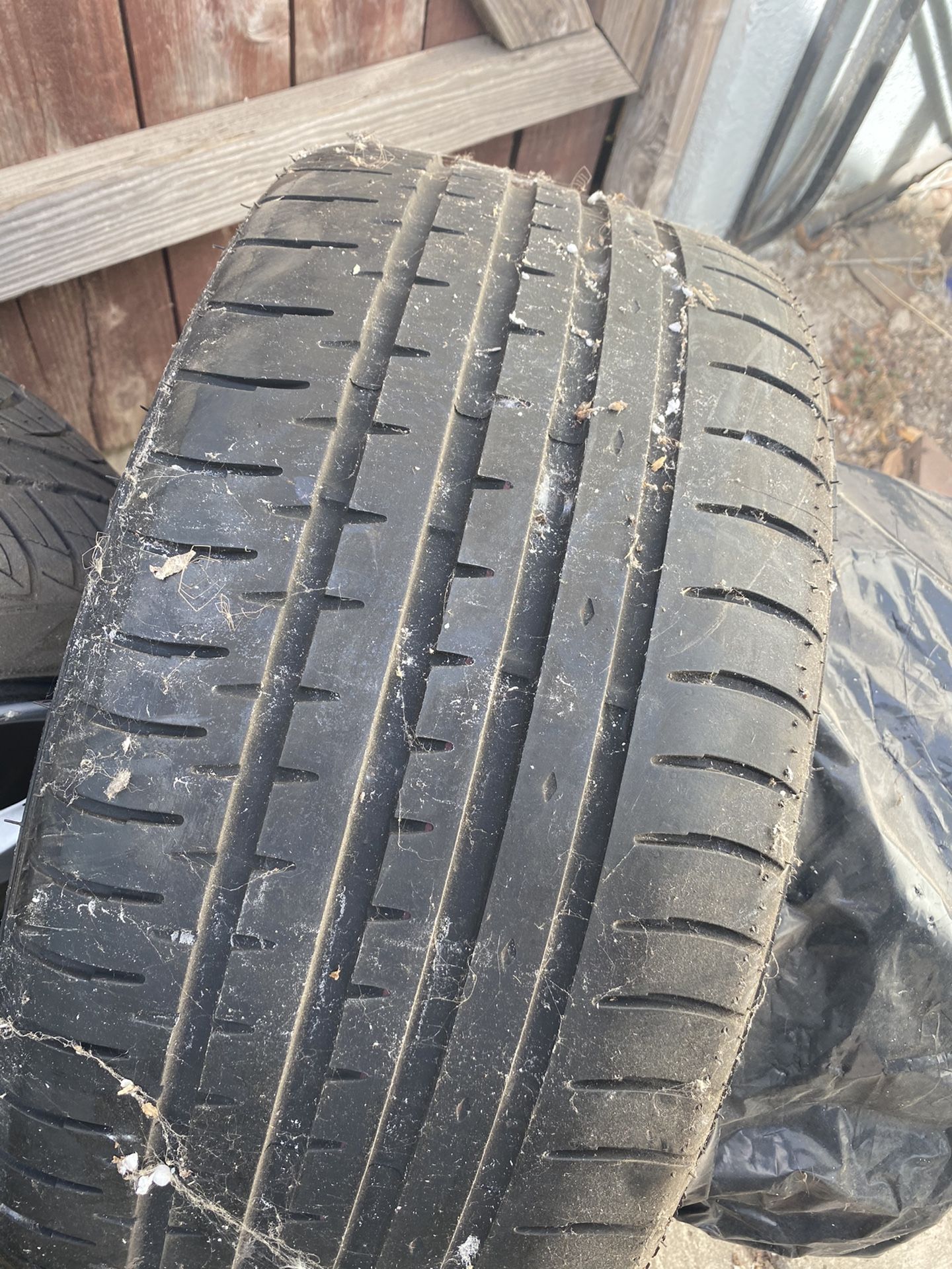 2 accelera tires 255/35ZR19