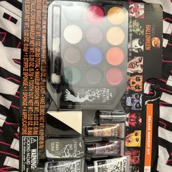 Deluxe Make Up Kit