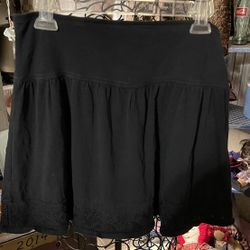 Banana Republic black ruffle mini skirt size Medium Excellent Cond And Smoke Free 