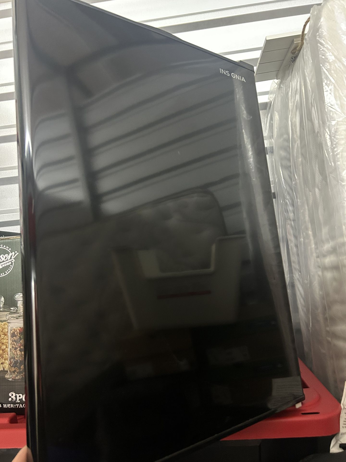 Insignia Mini Fridge No Freezer Black 