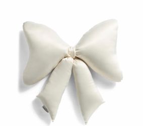 Bow pillow