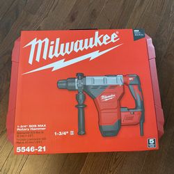 Milwaukee 15 Amp 1-3/4 in. SDS-MAX Corded Combination Hammer with E-Clutch