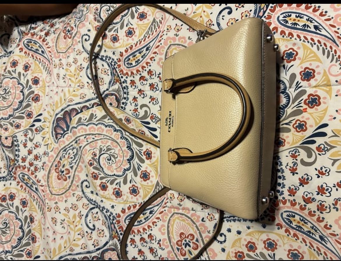 Great Condition Kate spade Coach Purse